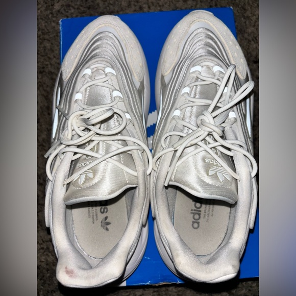 Women’s Ozelia White Adidas - Picture 7 of 8